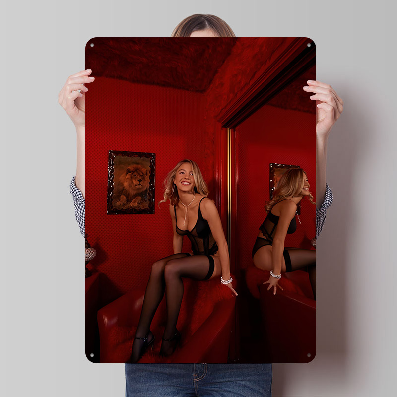 Retro Gaming On - Poster in Metallo Rosso con Donna