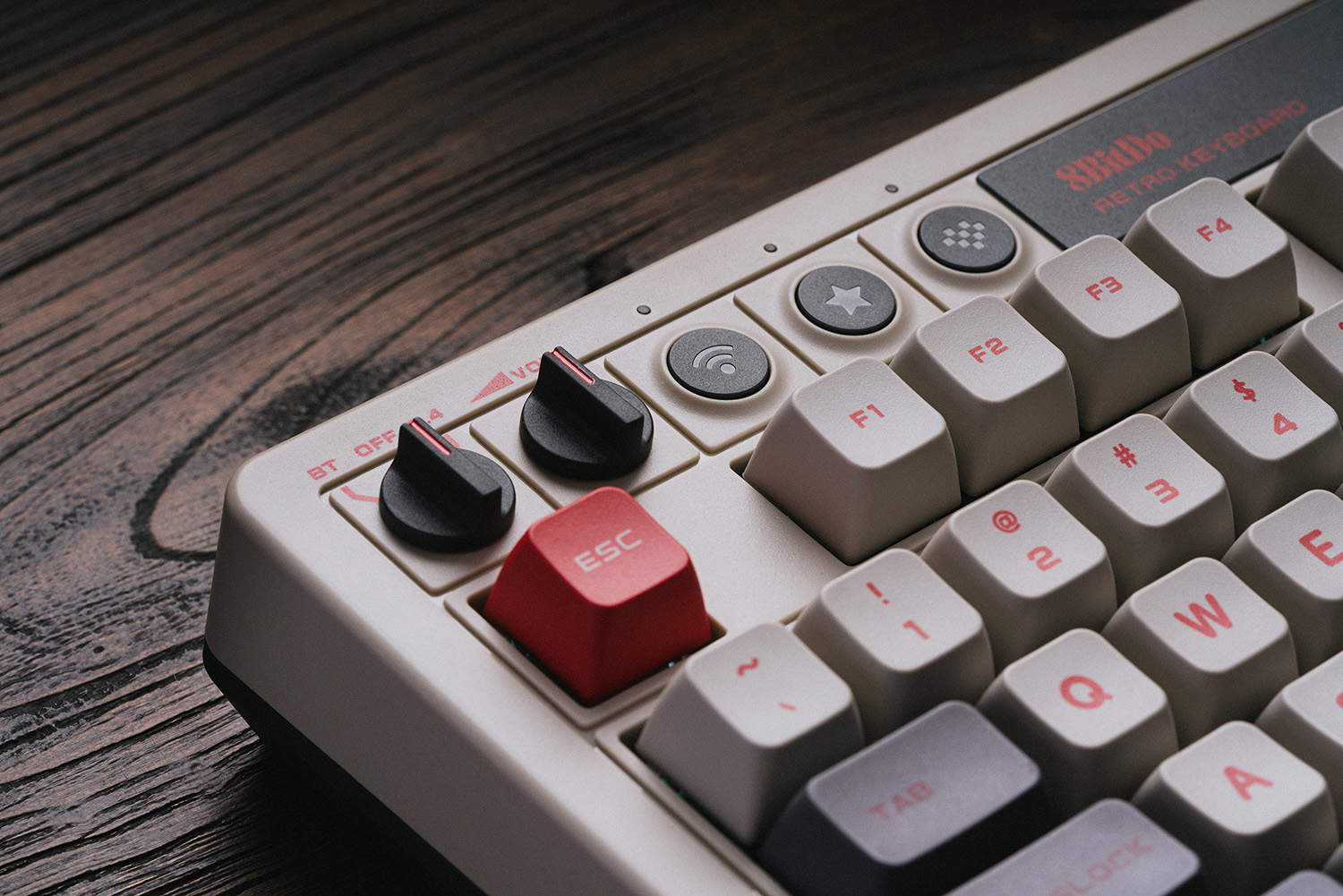 Tastiera meccanica retrò 8Bitd - Retro Gaming For Windows recensione e prezzo